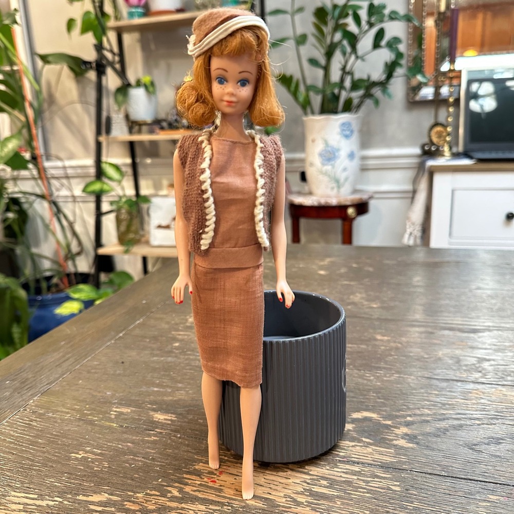 1962 Vintage Midge in "Sorority Meeting" by Mattel